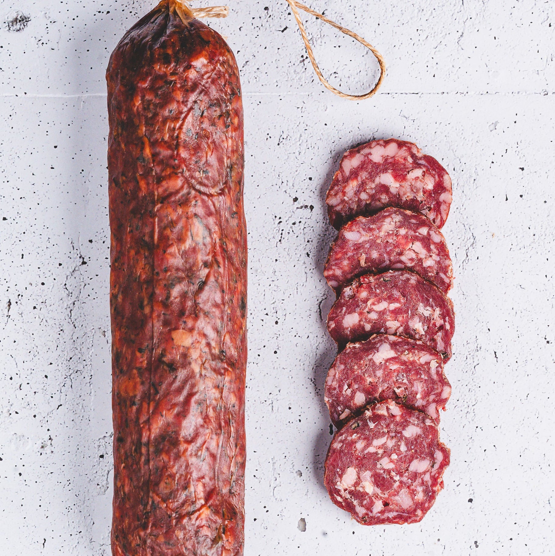 Rehsalami mit Bergkräutern