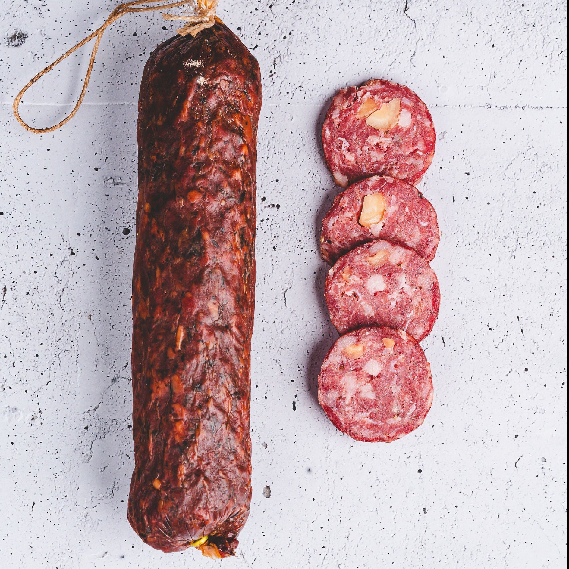 Wildschwein Salami mit Haselnuss